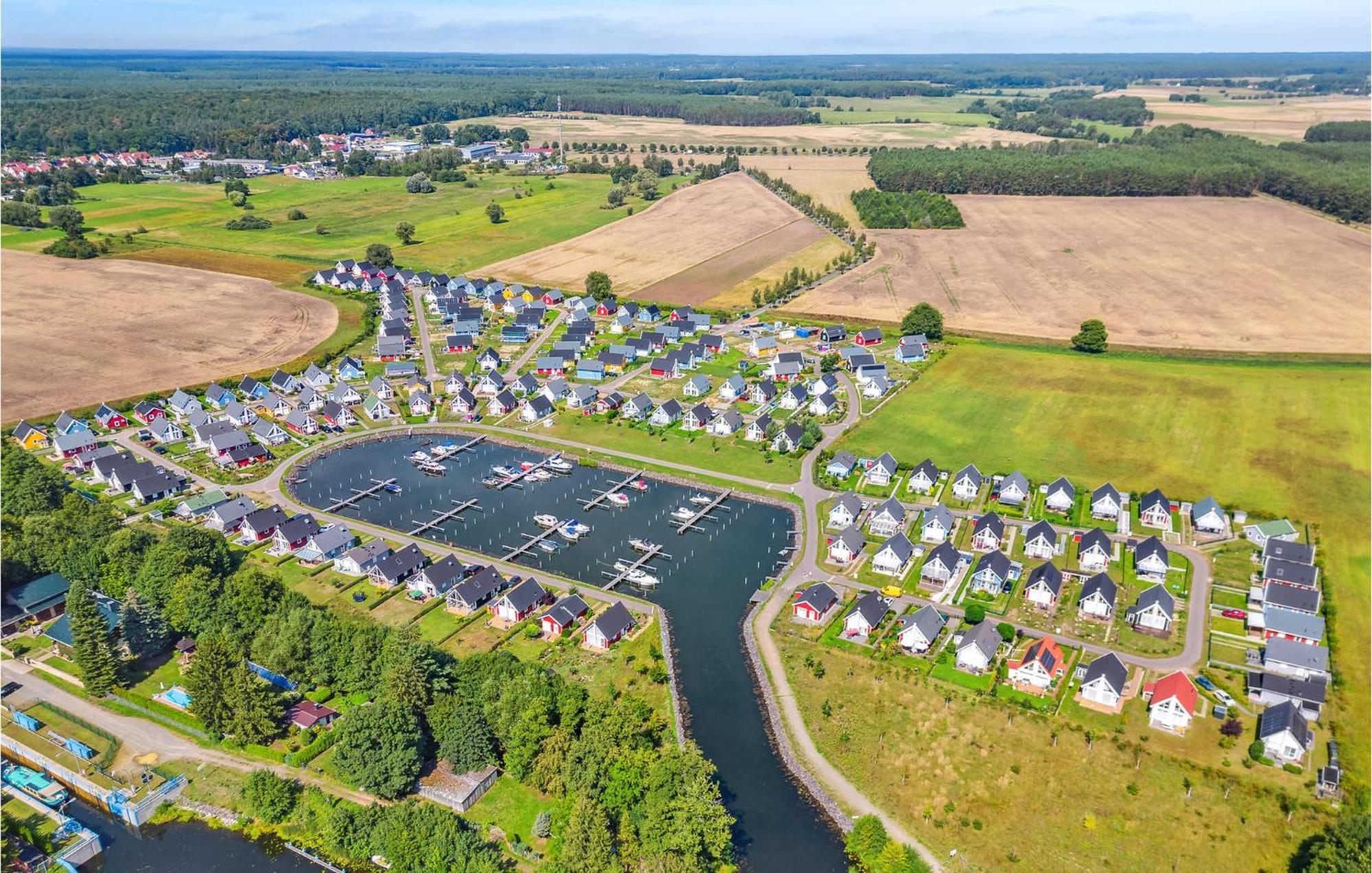 2 Bedroom Beautiful Home In Zerpenschleuse Exteriör bild